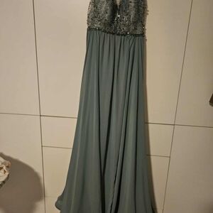 Elegant Mint Green Evening Gown